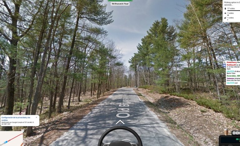 900 personas conducen al mismo tiempo y democráticamente un automóvil virtual en Google Street View