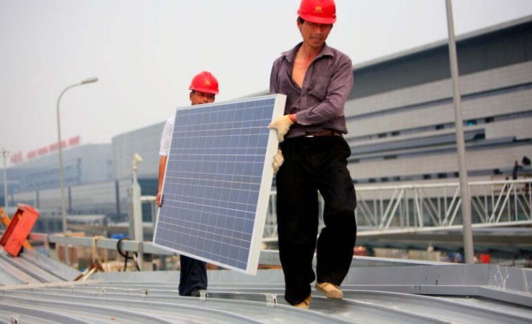  Europa quiere paneles solares sin mano de obra forzada. El único problema es que casi todos provienen de China

 – En un click