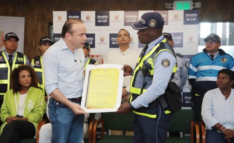 «Porque soy negro, ¿no merezco ser agente de tránsito?»: Guardián, víctima del racismo, pide justicia en Cali