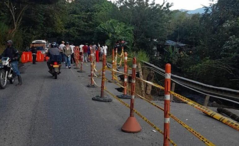  Las autoridades verifican los cilindros abandonados en el área

 – En un click