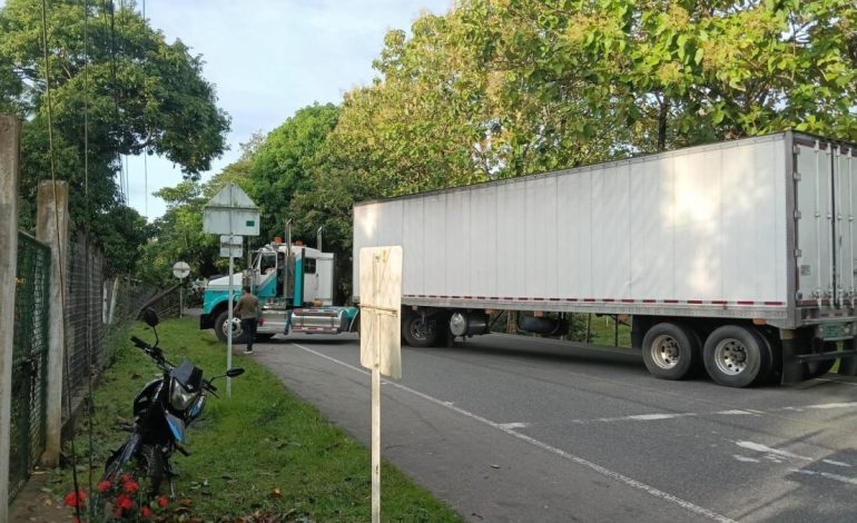  Cierre total en importante a través de Bass Cauca Antioquia para protestas como resultado de las operaciones contra la minería ilegal

 – En un click