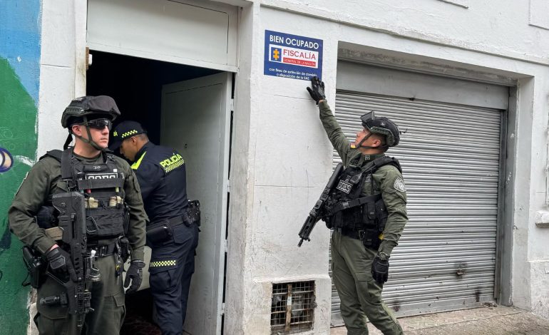  Seis casas agarradas en el vecindario de San Bernardo utilizadas para actividades criminales

 – En un click