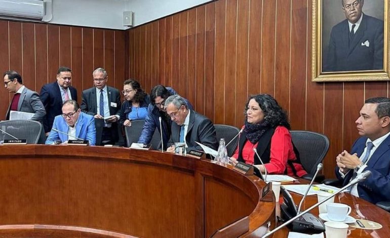  Razones del Partido Liberal, el Centro Democrático y el Pacto Histórico de no apoyar la presentación de la Reforma del Documento

 – En un click