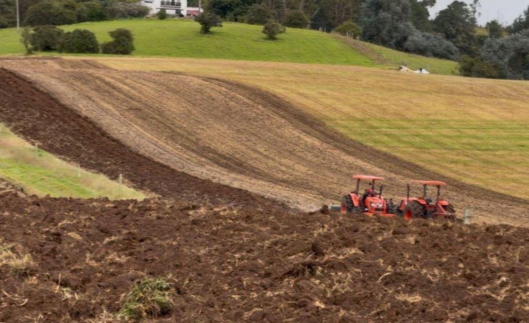  Suspenden las actividades agrícolas cerca del tanque SISG

 – En un click