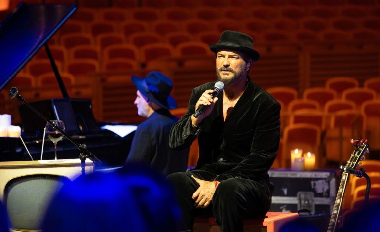  Ricardo Arjona reinventando videos en vivo