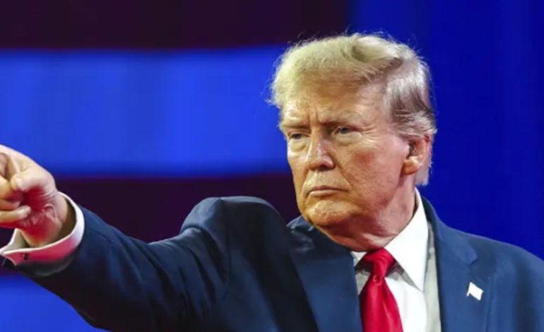 Trump no financiará cadenas de radio y televisión pública y PBS
