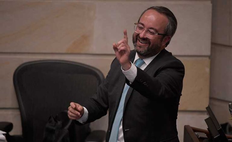  Ciro Ramírez busca una compensación en su asiento en el Senado