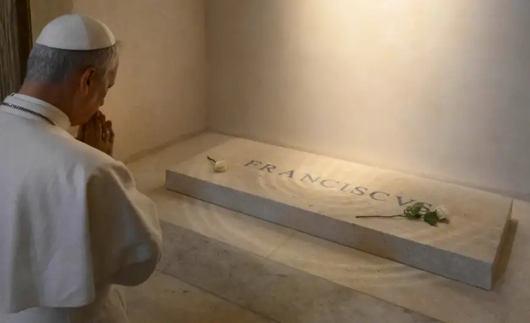  El Papa Leo XIV visita Francisco –