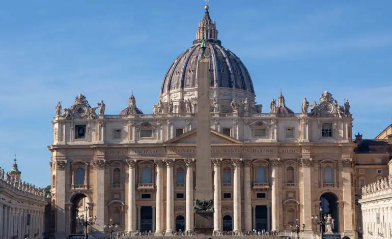 El Vaticano concluye 9 días de duelo y se prepara para el cónclave –
