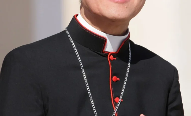 Chimenea de ‘Habemus’ en el Vaticano –