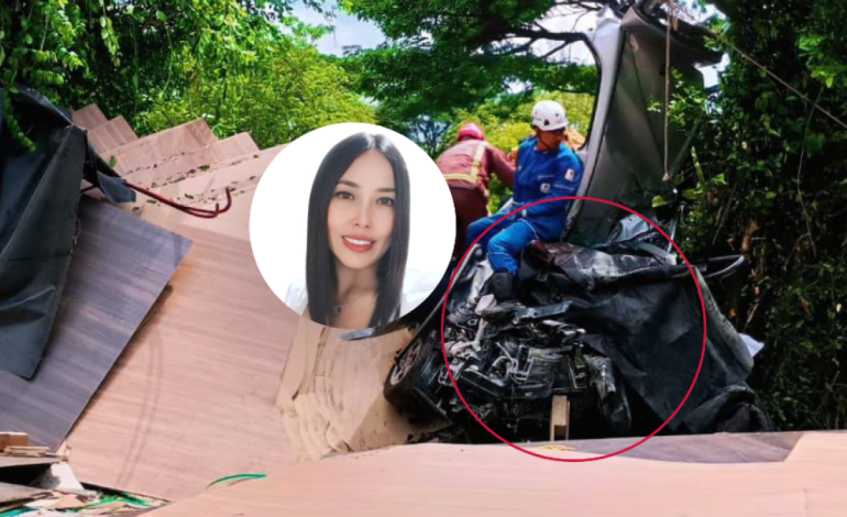  Madre e hija murieron en otro accidente en Quindi; El auto familiar estaba totalmente destrozado

 – En un click