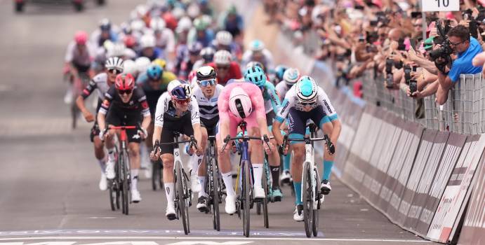 Pedersen gana su tercera etapa en la Italia 2025