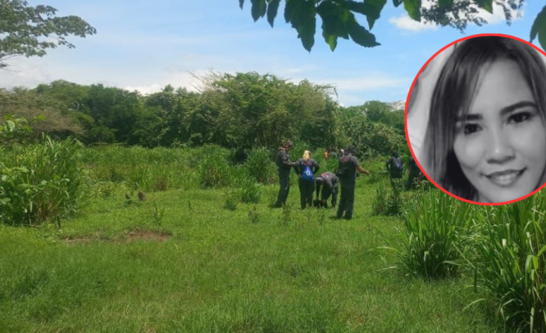  Su papá la encontró muerta

 – En un click
