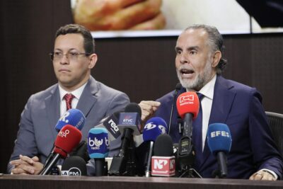  El gobierno dice que llamará a una consulta popular si no hay respuesta del Senado colombiano.

 – En un click