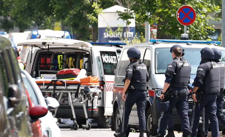  Disparar a Colegio de Austria deja a diez muertos y conmociona al país – 

 – En un click