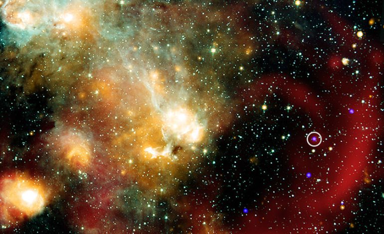  Un objeto que nunca se ve en la Vía Láctea está emitiendo ondas de radio con x, rayas exactamente cada 44 minutos

 – En un click