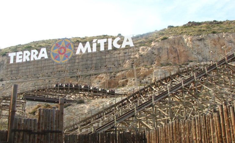  Hubo un día en que Benidorm tenía una de las montañas rusas más grandes de Europa. Hoy es un fiasco cerrado y sigue de pie

 – En un click