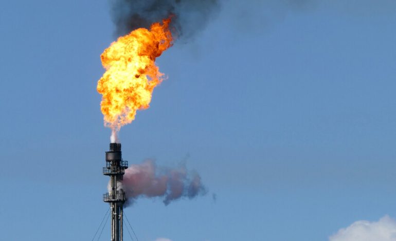  IA consume tanta energía que Estados Unidos está construyendo centros de datos directamente en pozos de gas natural

 – En un click