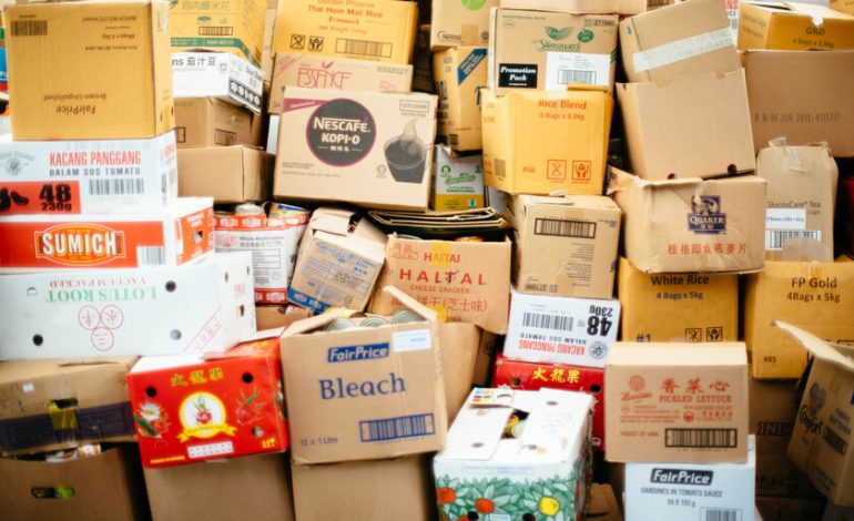  Cada año se pierden millones de paquetes durante los envíos. Entonces, hay empresas que los venden al peso

 – En un click