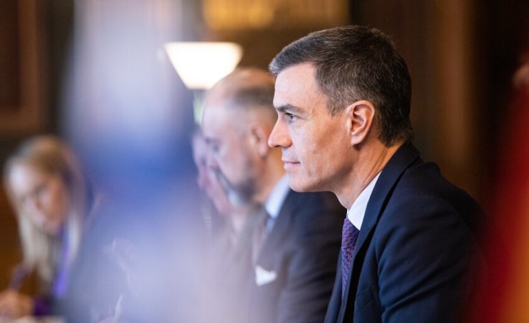  La policía investiga si una filtración ha exhibido datos personales de Pedro Sánchez y varios ministros, según Cadena Ser

 – En un click