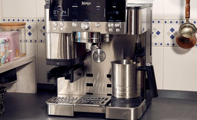 Llevo años huyendo de las cafeteras superautomáticas. Ahora he probado una superautomática-manual y no puedo dejar de usarla – En un click