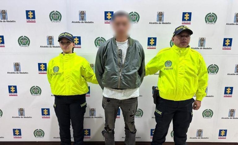  Alias ​​Nacho, líder y coordinador de ingresos cayó, en el noreste de Medellín

 – En un click