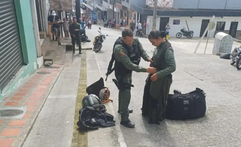  Desactivan un dispositivo explosivo a 100 metros de la estación de policía de Valdivia

 – En un click