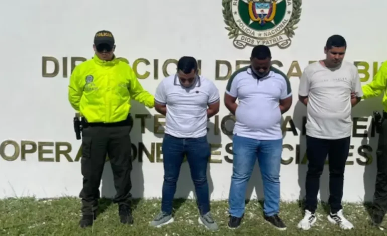  Cinco policías supuestamente facilitan la explotación ilegal de madera en Bolívar

 – En un click