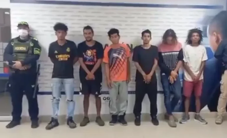 El alcalde de Bucaramanga envía un mensaje contundente después de la deportación de seis migrantes con un historial criminal extenso
– En un click