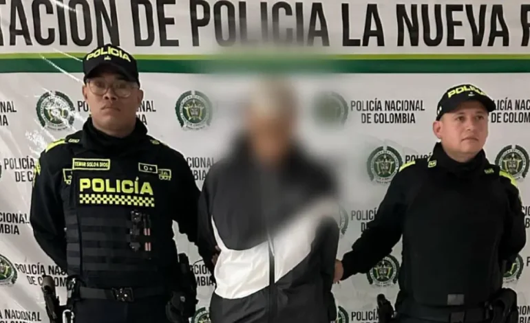 El terror de las tiendas de Cali cayó por robos: entró con un casco, pero el mismo atuendo en cada robo lo regaló

 – En un click