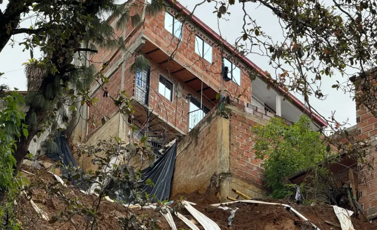  controversia en la villatina para la demolición de 23 hogares que están en riesgo

 – En un click