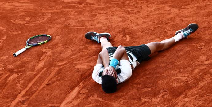  Alcaraz venció a Sinner en la final más larga de Roland Garros

 – En un click