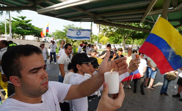  Con plántulas, liquidaciones y cadenas de oración, las ciudades lloran por la salud de Miguel Uribe: piden paz

 – En un click