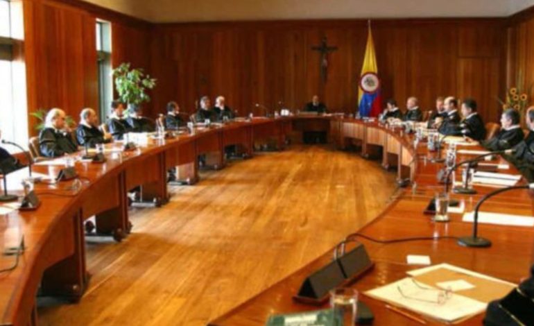  El tribunal constitucional suspende la reforma de las pensiones que la devuelve a la Cámara de Representantes

 – En un click