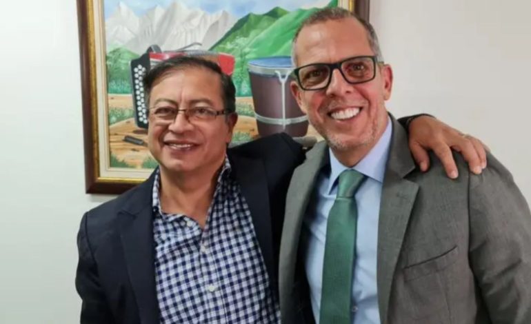 El pastor Alfredo Saade llega a Nariño
– En un click