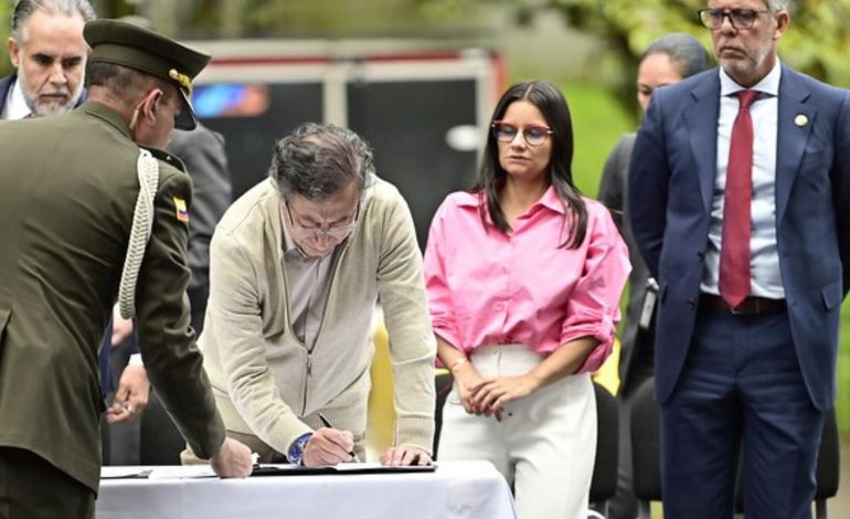  ¿Por qué Fenalco quiere buscar una reforma laboral?

 – En un click