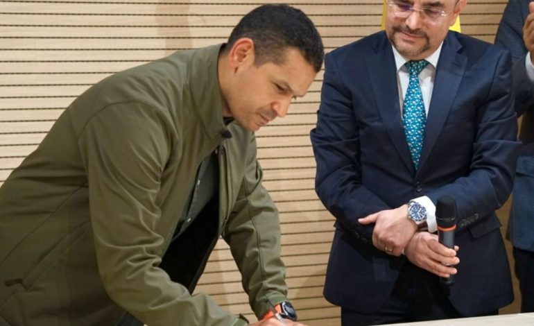  Daniel Palacios comienza la carrera por la presidencia de la república

 – En un click