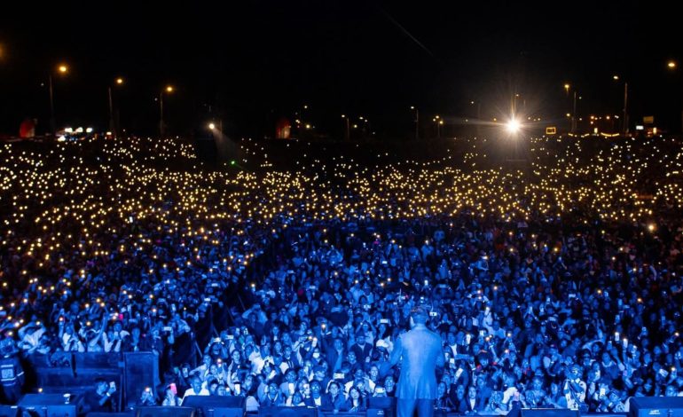Buscan abrir músicos locales en grandes conciertos del bogot.
– En un click