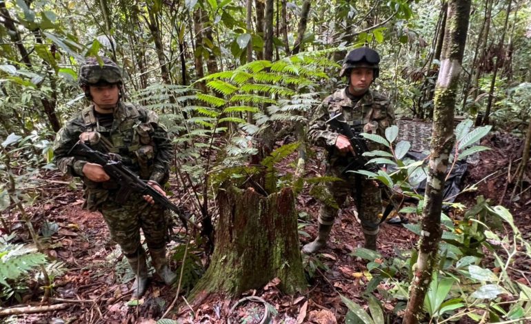  El ejército está luchando contra las órdenes fronterizas en Puerto Guzmán, Putumayo

 – En un click