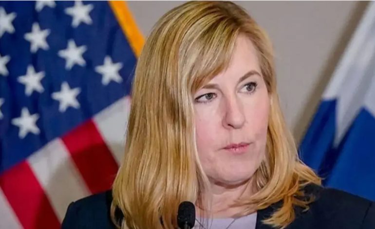  Disparan un congresista Demócrata de los Eeuu
 – En un click