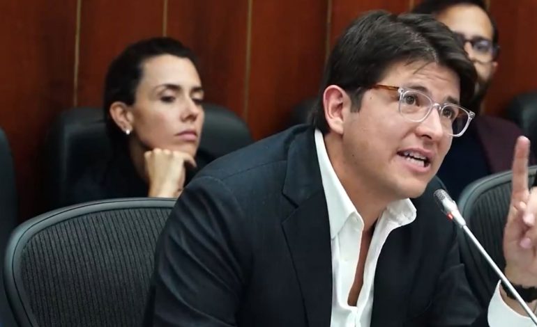  Miguel Uribe va bien de la primera cirugía

 – En un click