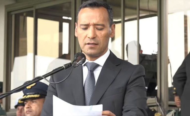  El Ministro de Defensa anunció la llegada de más militares y policías para el Nariño

 – En un click