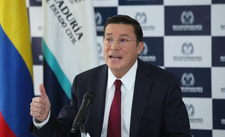  El registrador suspende la consulta popular de Petro hasta que se pronuncien los tribunales – 

 – En un click