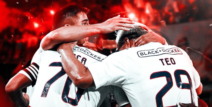  Los fanáticos junior pidieron la partida de tres jugadores

 – En un click