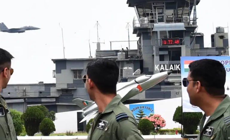  India tiene un problema con su fuerza aérea: 

 – En un click