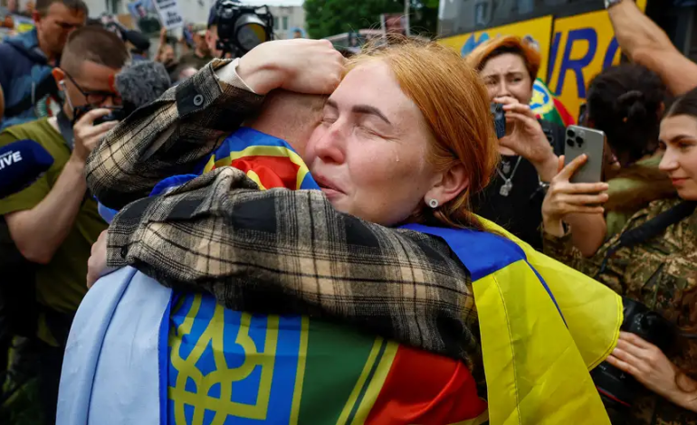  Intercambio de prisioneros de guerra entre Rusia y Ucrania – 

 – En un click
