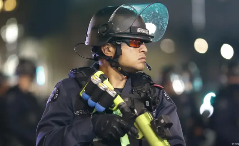  Migrantes arrestados en redadas en Los Ángeles – 

 – En un click