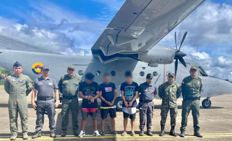  Tres disidentes de FARC capturan en vaupés que reclutaron menores indígenas en pasantías rurales

 – En un click