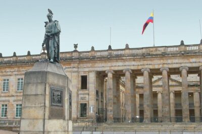  Petro pide la consulta popular y las distancias de las reglas democráticas, según la oposición

 – En un click