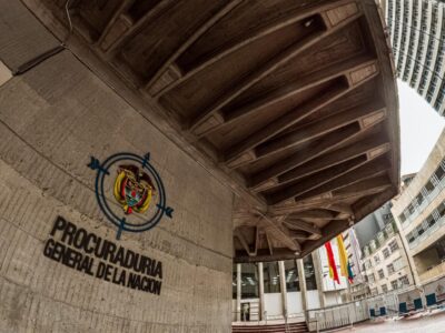  La oficina legal colombiana abre una investigación contra el gabinete de Petro por «Decretazo»

 – En un click